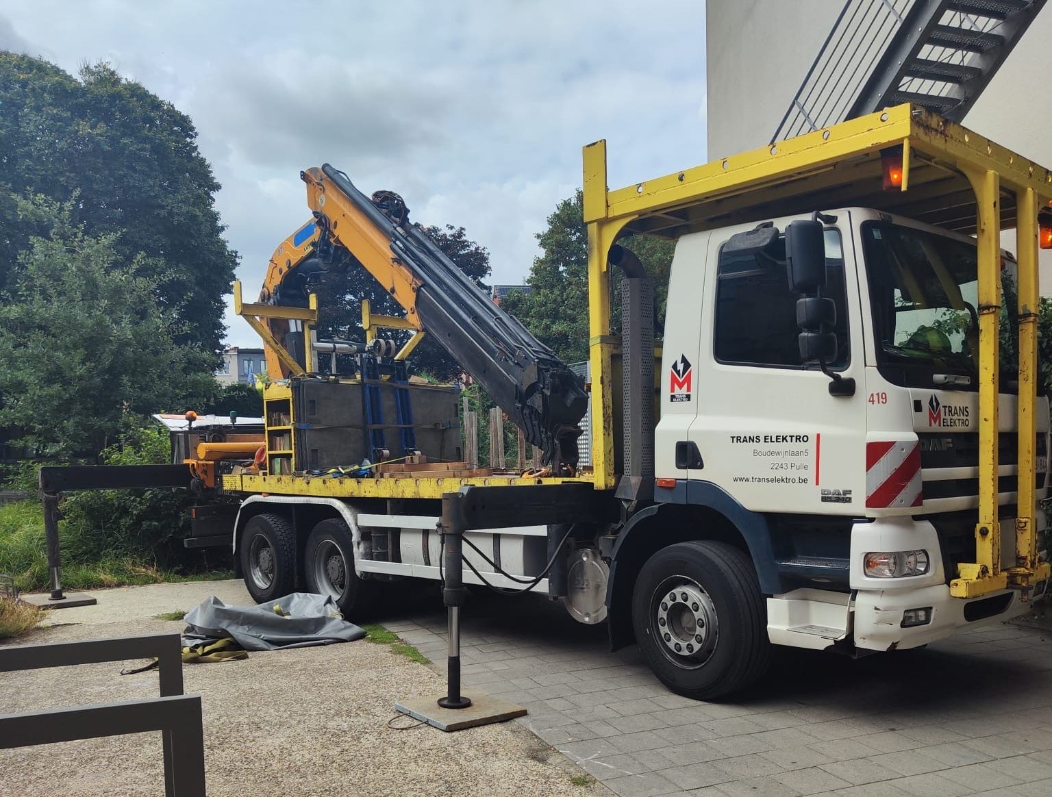Effer Camion équipé d'une grue Grue sur camion 37 t/m