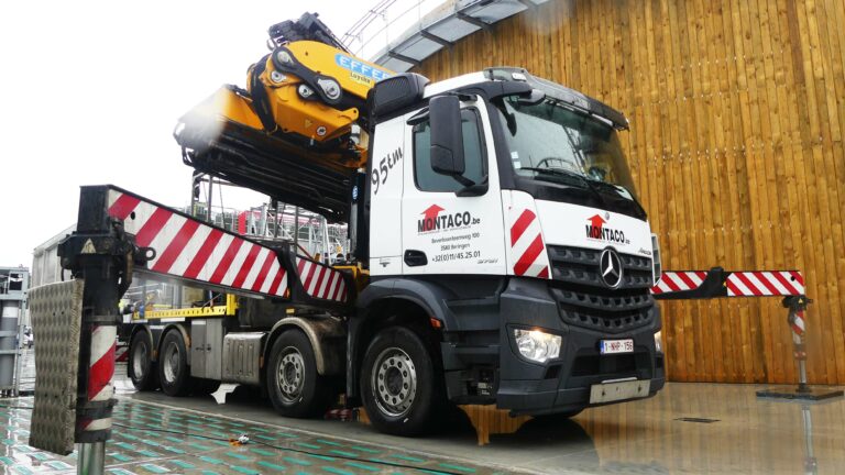 Effer Vrachtwagen met kraan Autolaadkraan 95 t/m